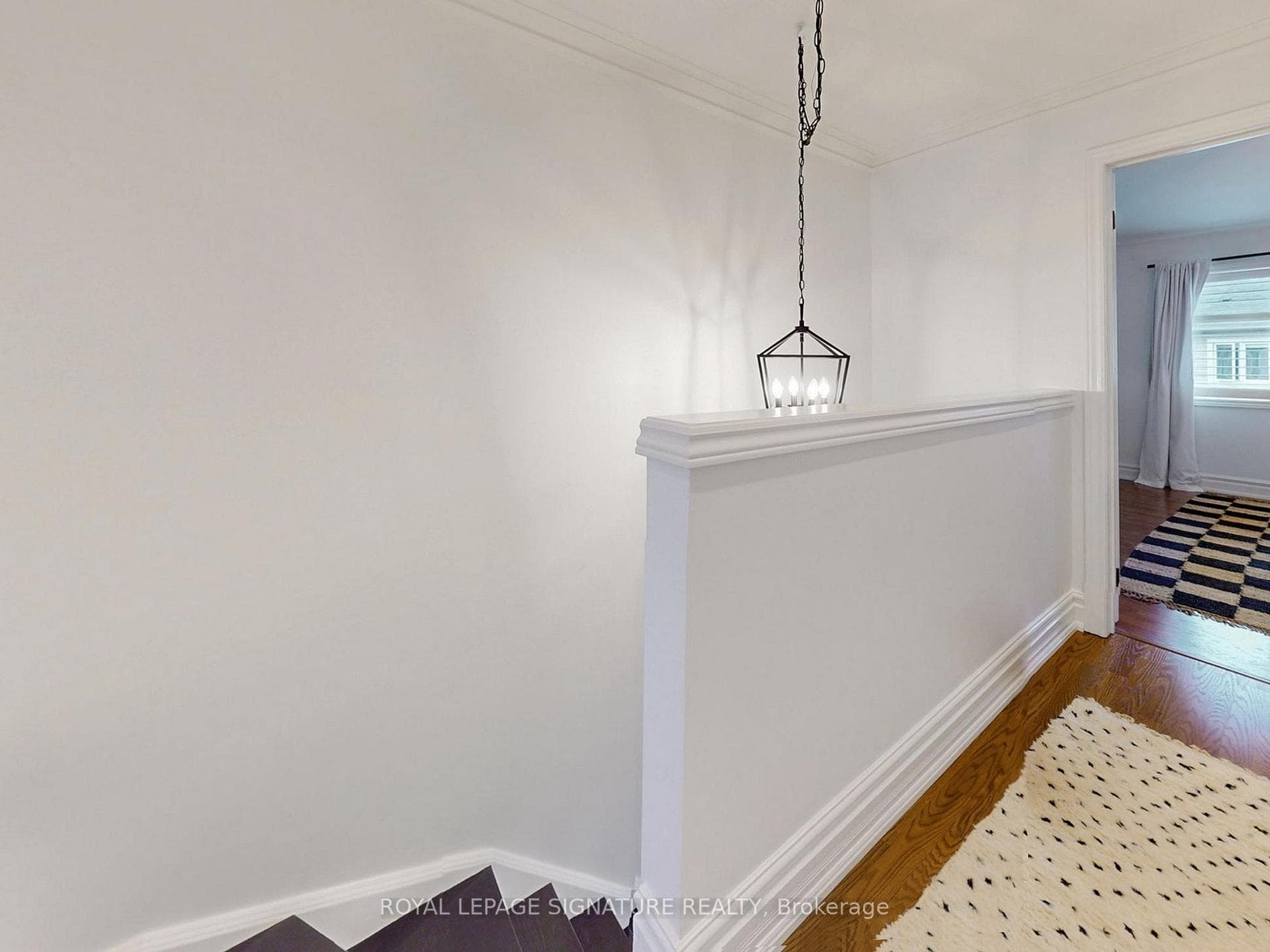 93 Piggott Mews photo 14