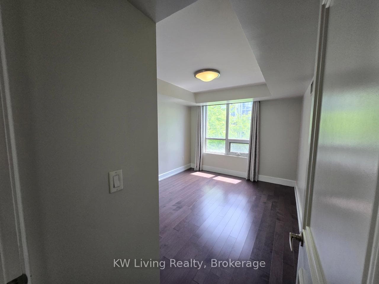 650 Sheppard Avenue Unit 220 photo 6