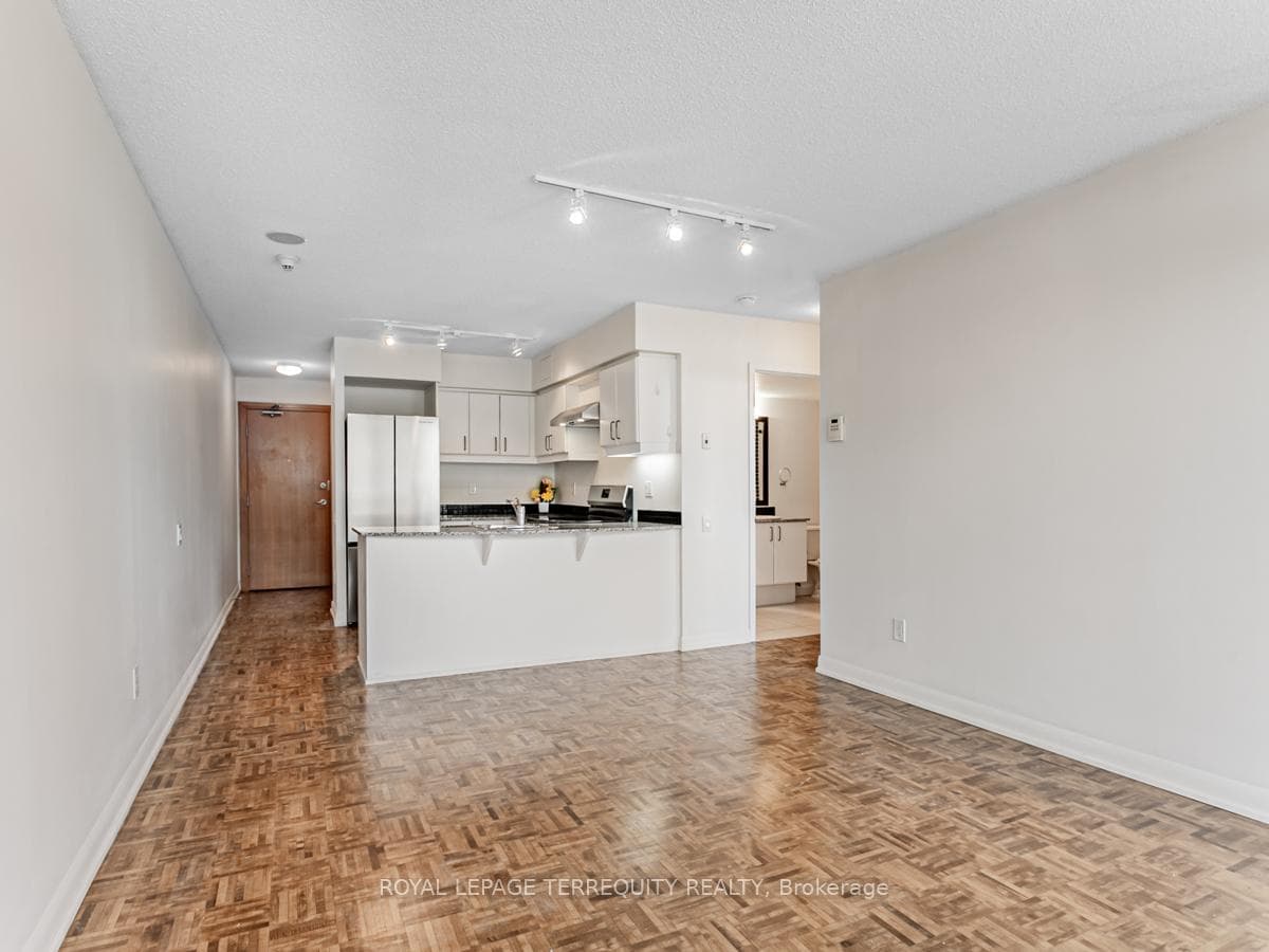 33 Sheppard Avenue Unit 1111 photo 7