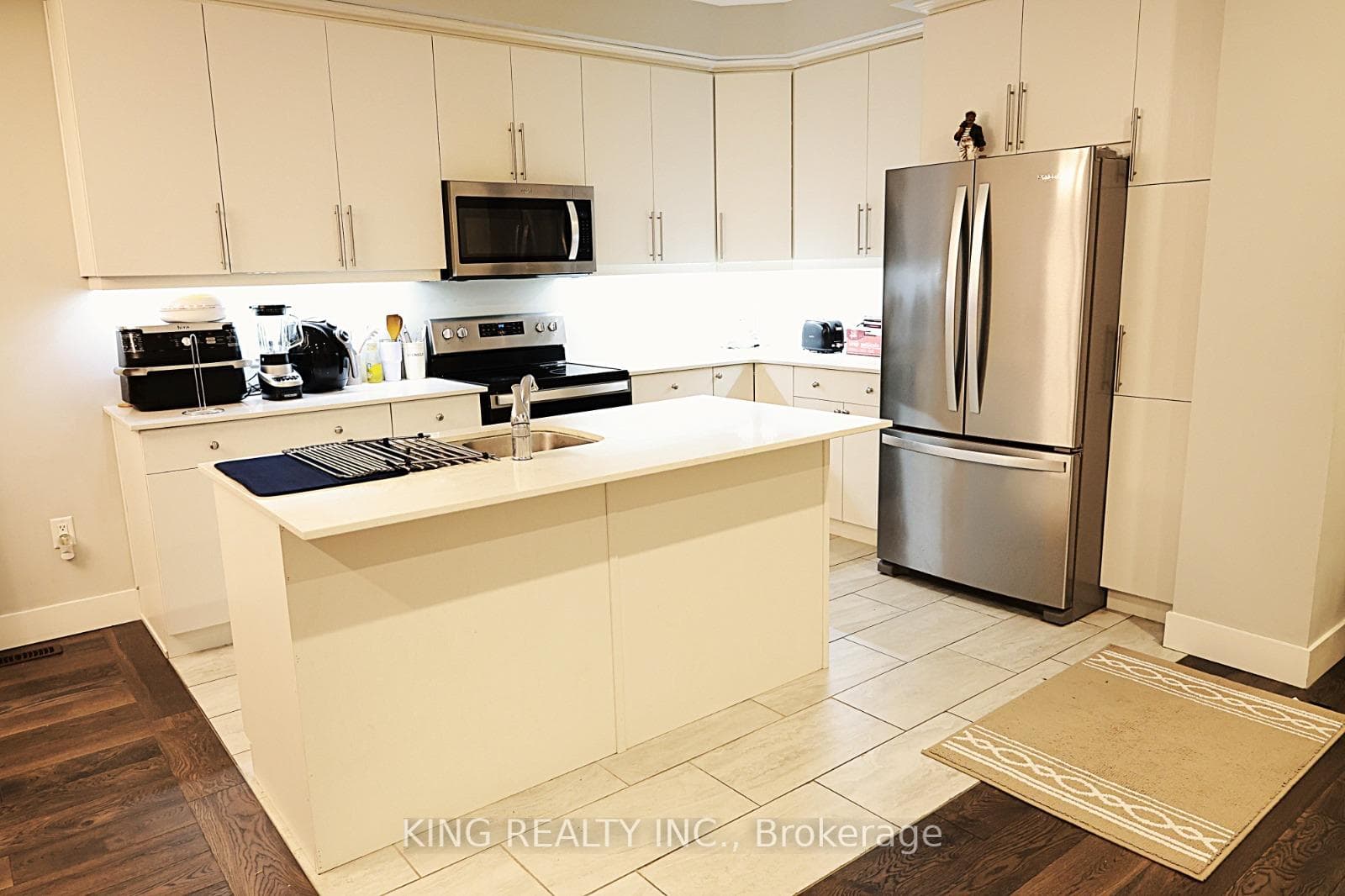 745 CHELTON Road Unit 21 photo 8