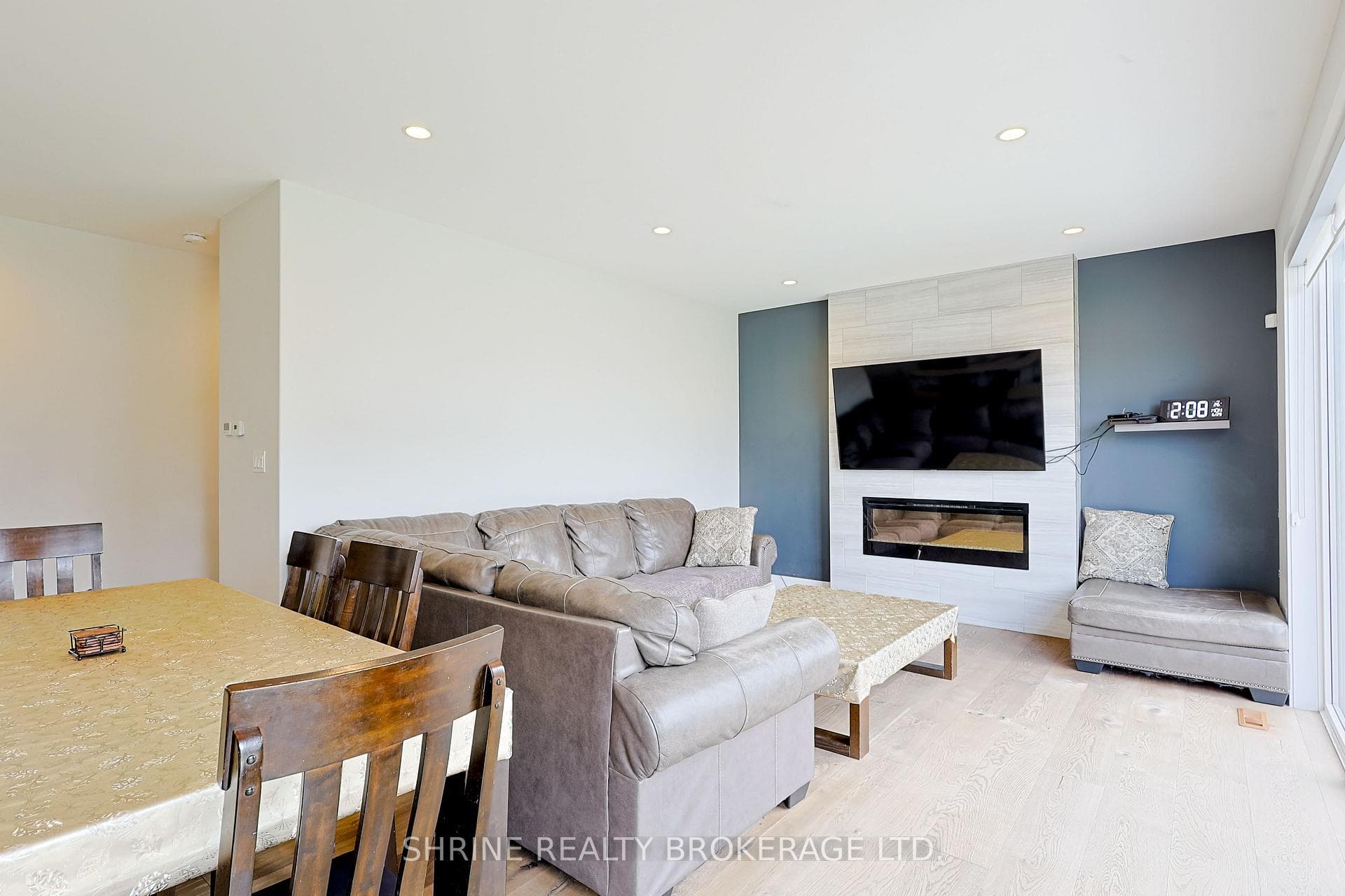 2170 Debra Drive photo 4