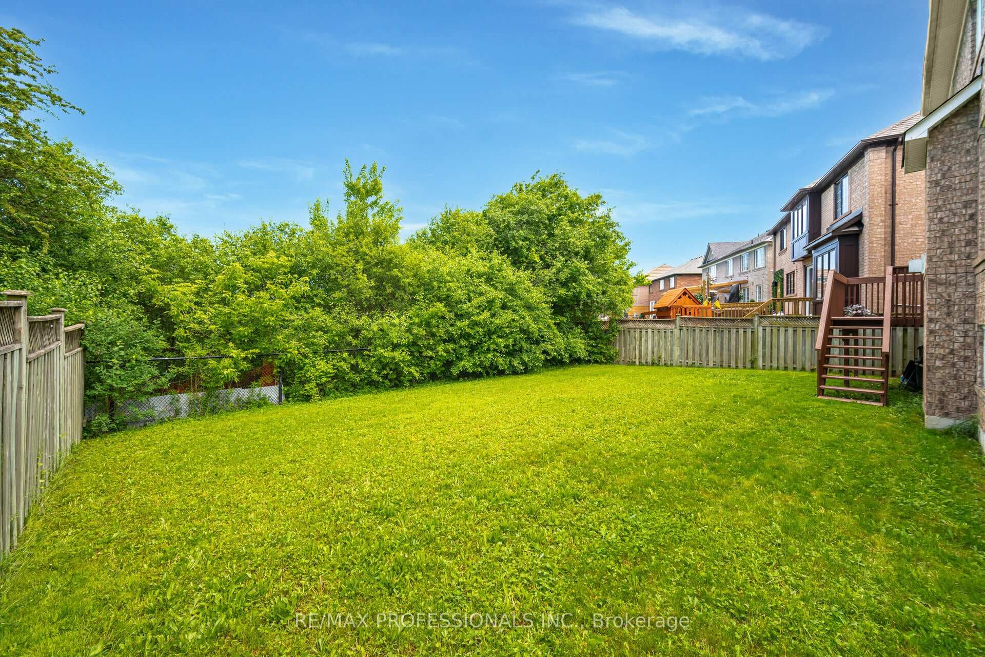 142 Treeline Boulevard photo 35