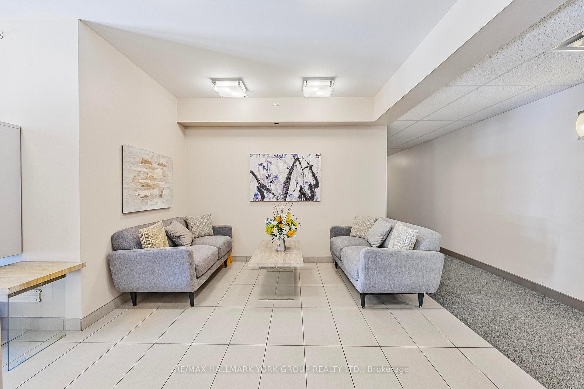 69 Boyne Street Unit 107 photo 5