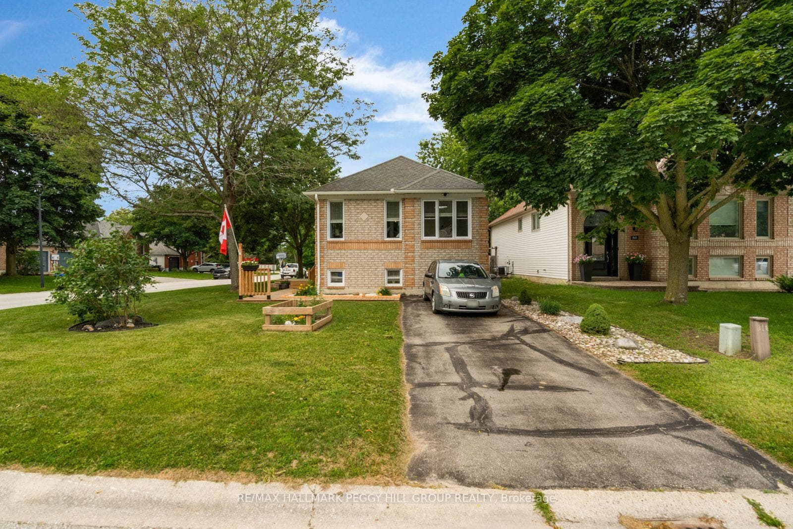 52 Harbour Crescent photo 17