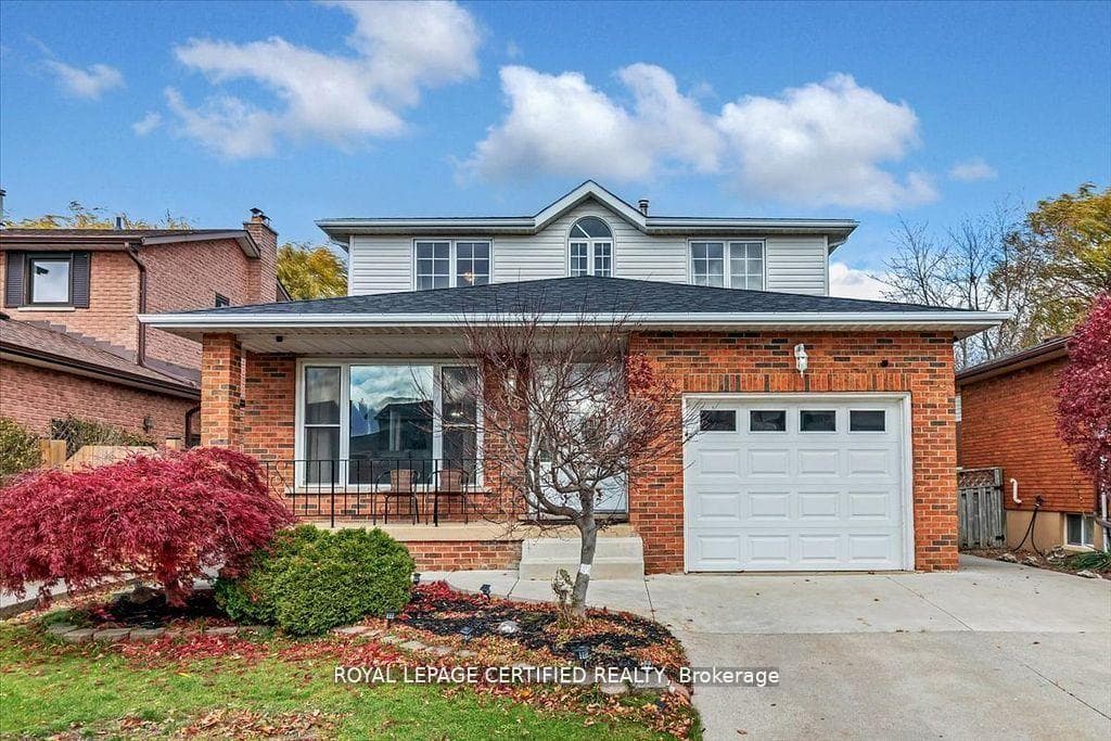 35 Trenholme Crescent photo 2