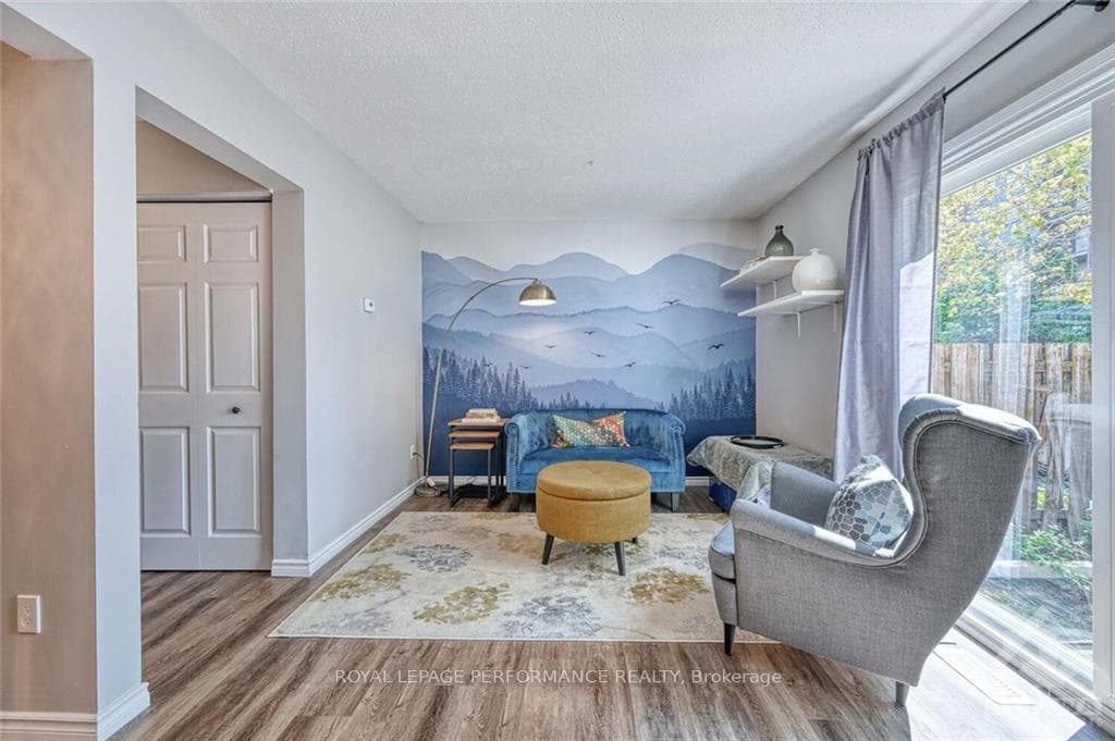 2570 SOUTHVALE Crescent Unit 117 photo 8