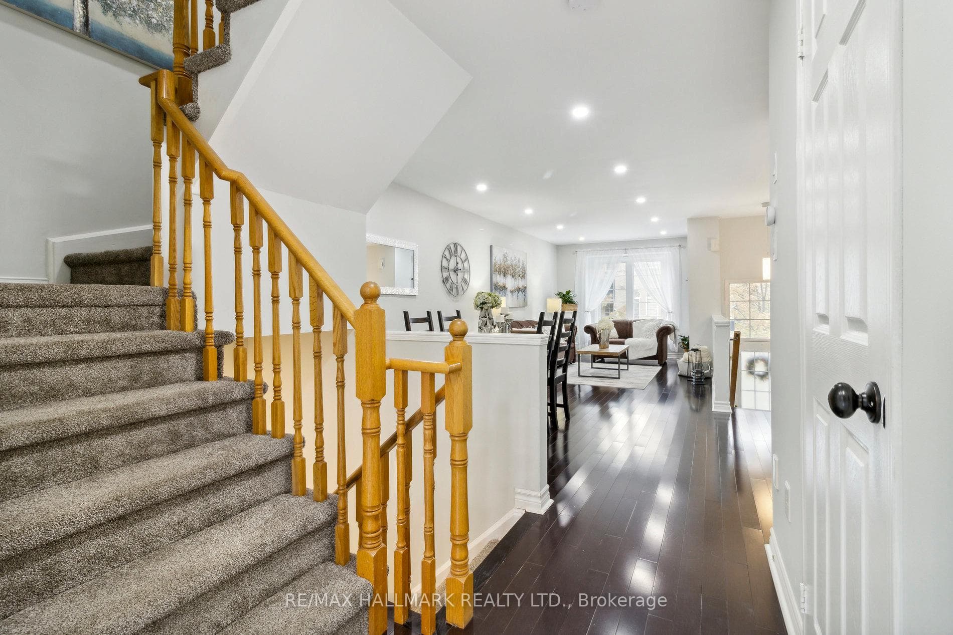 7079 Fairmeadow Crescent photo 10