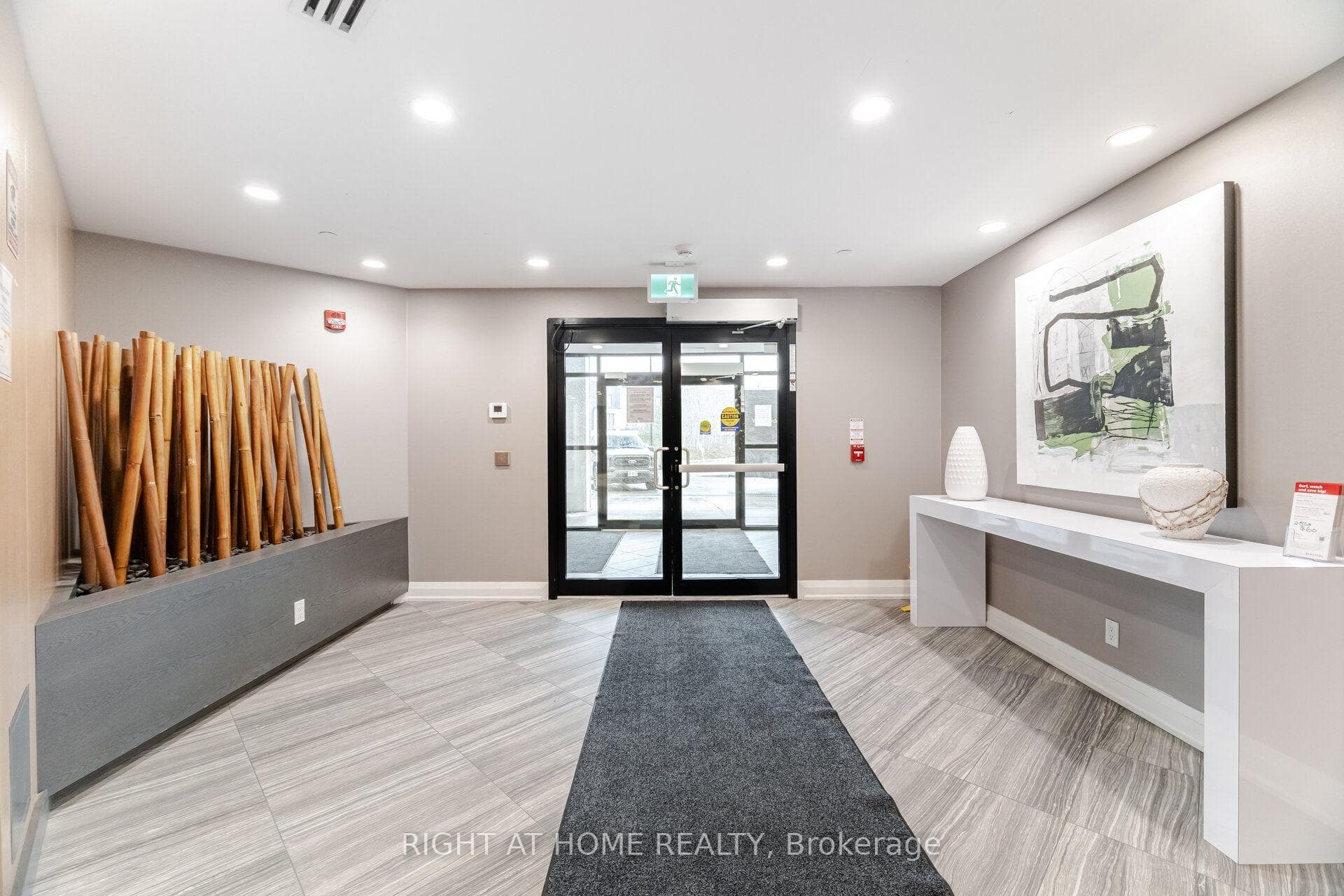 128 Grovewood Common Unit 119 photo 5
