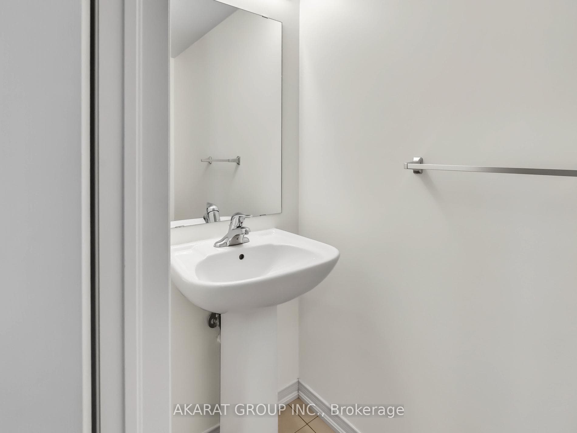 2500 Post Road Unit 16 photo 7