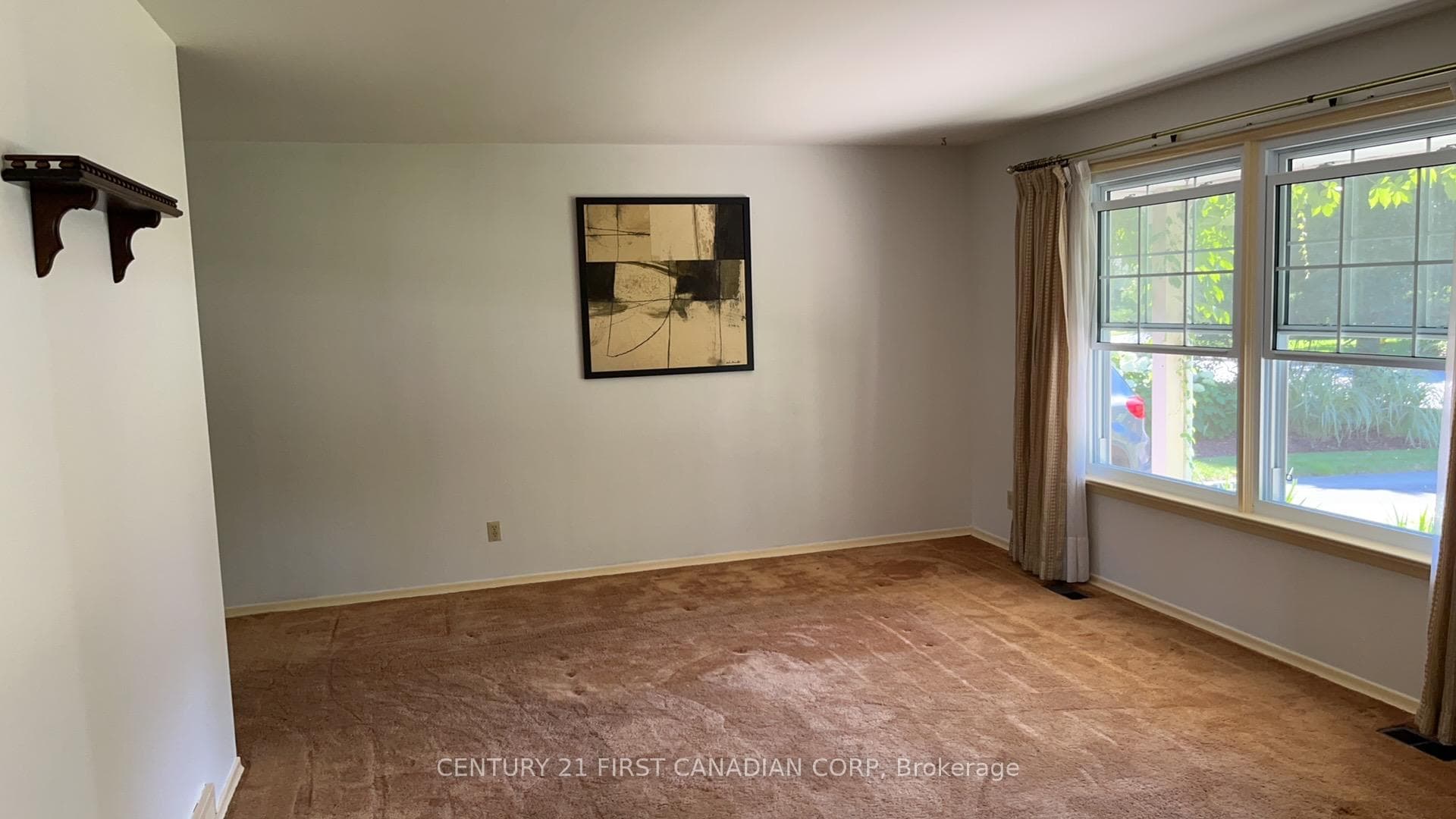 34 Benson Crescent photo 4
