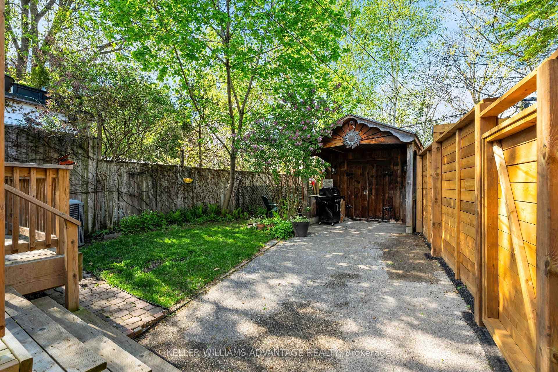 68 Springdale Boulevard photo 26