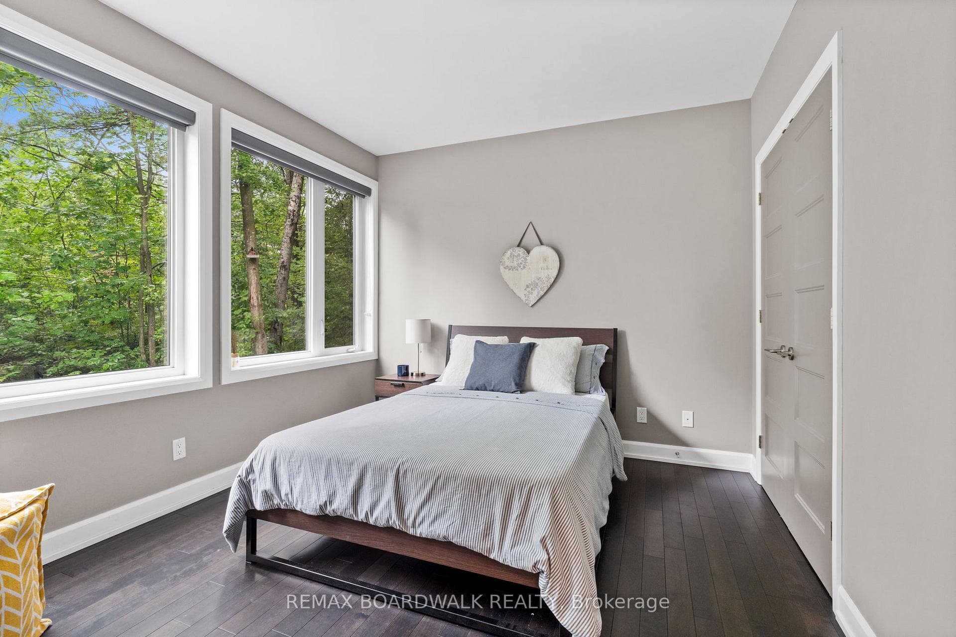 108 EDITH MARGARET Place photo 27