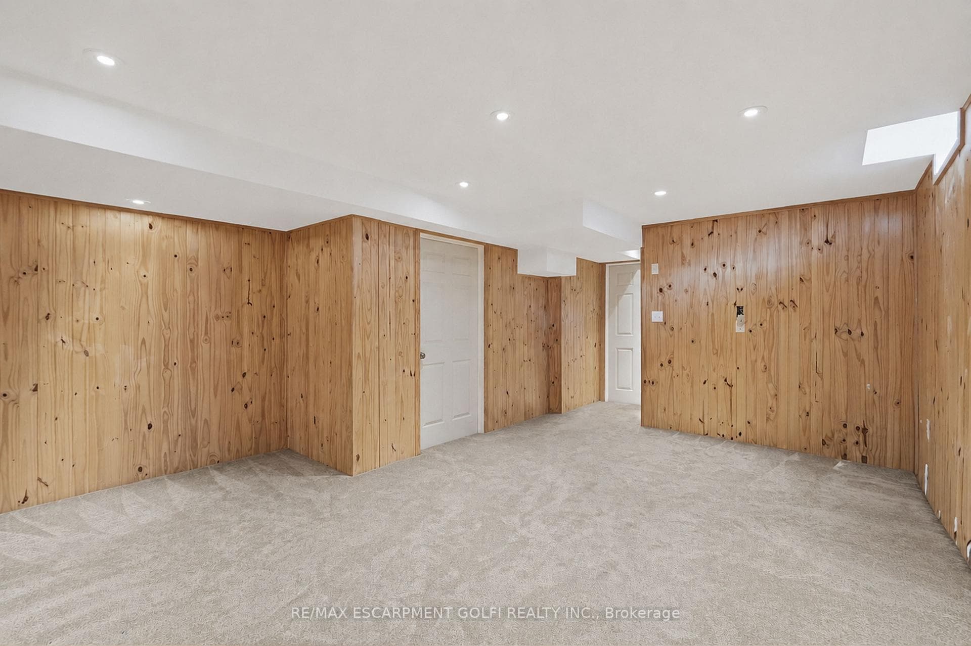 240 Emick Drive photo 29