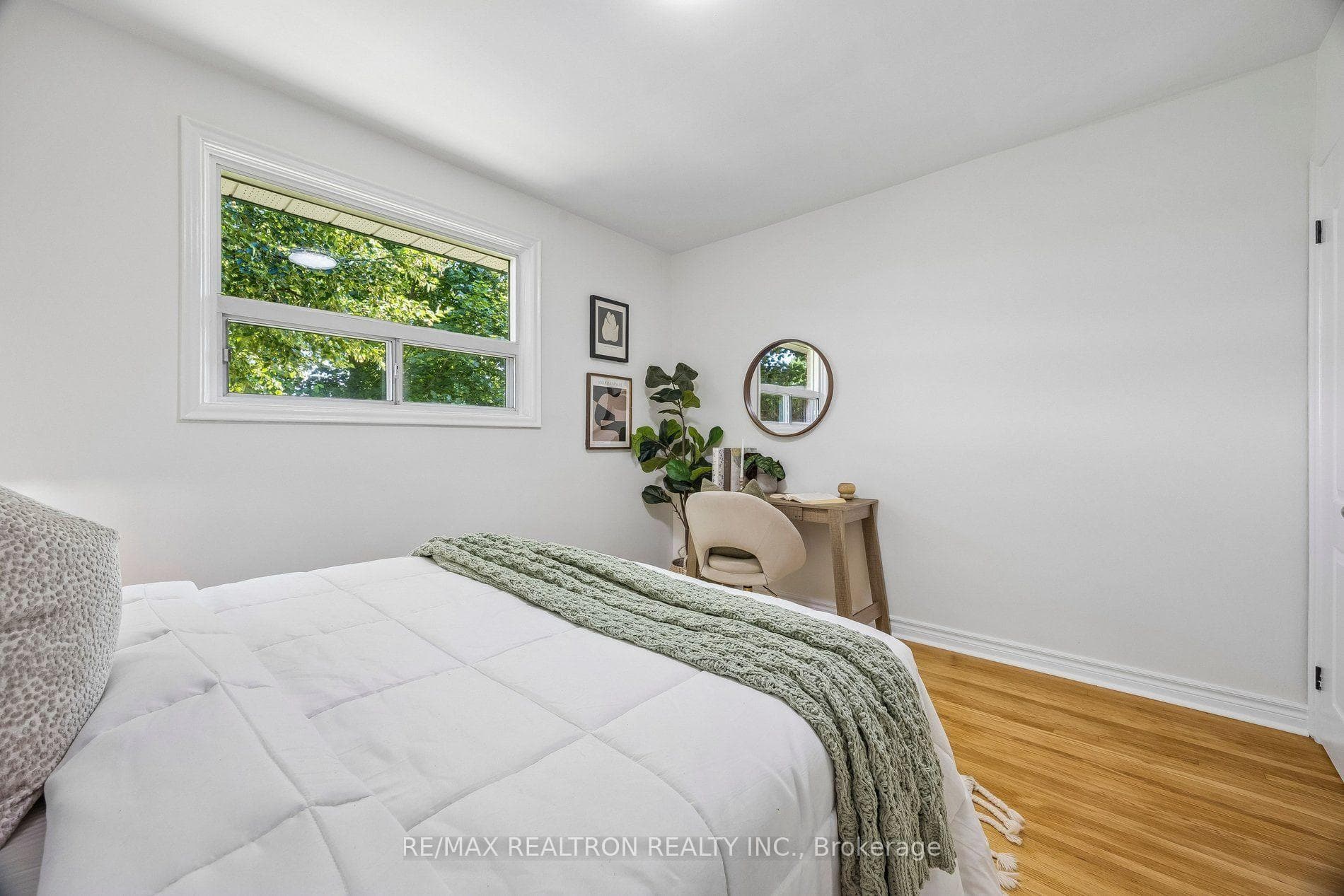 17 Chancellor Drive photo 16