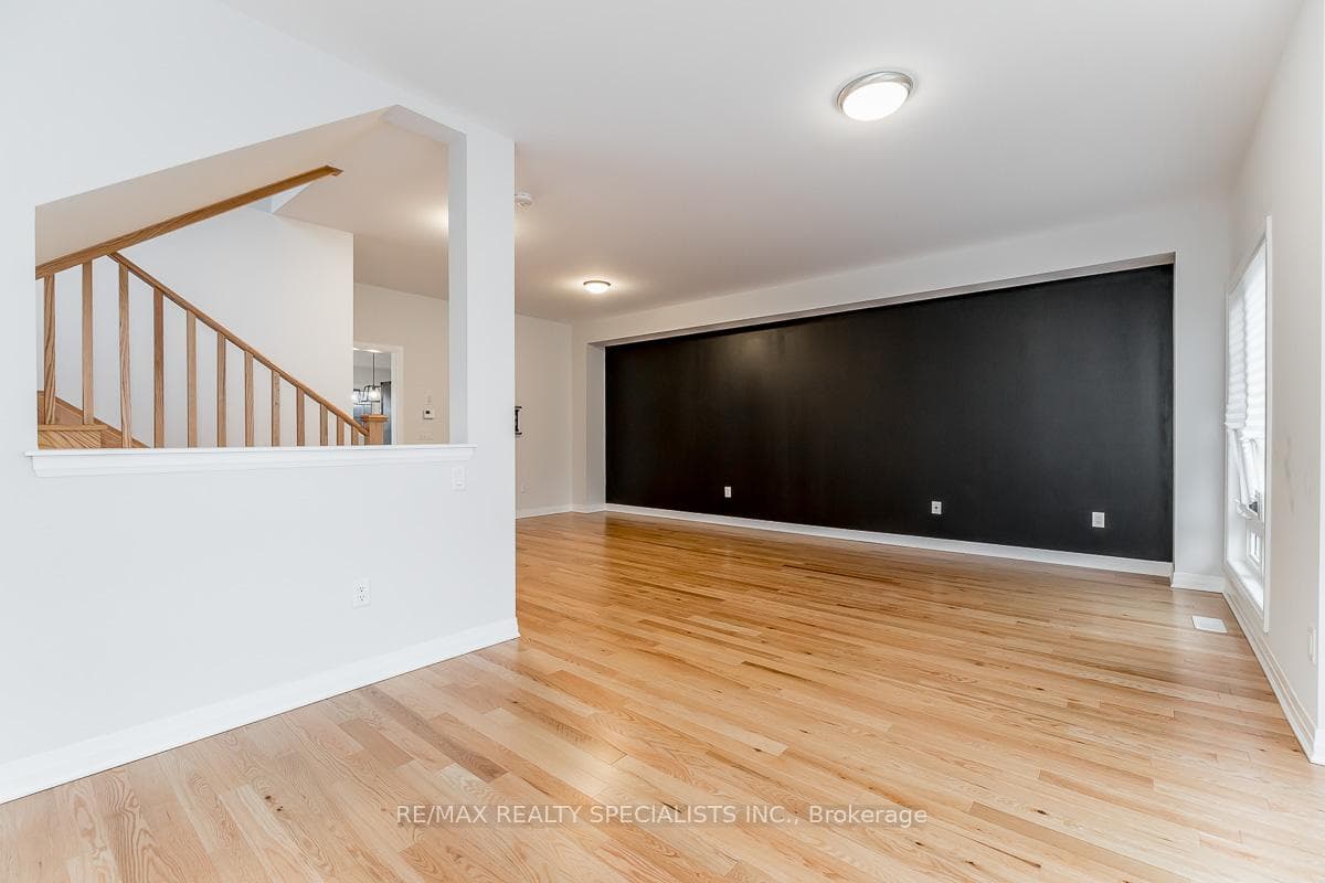 509 Simcoe Road photo 9