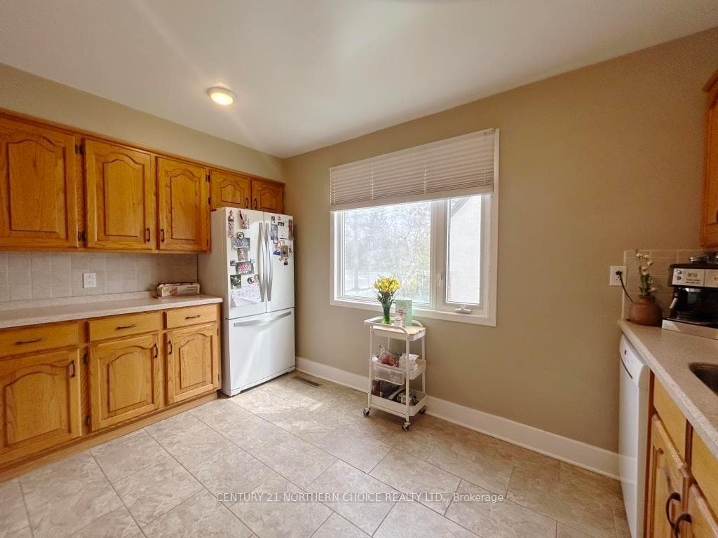 909 Phair Avenue photo 5