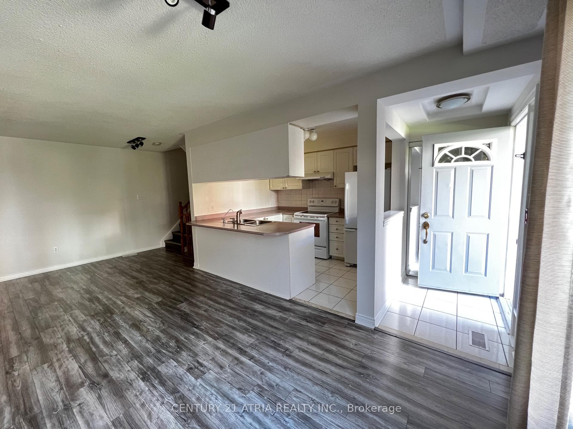 18 Clark Avenue Unit 54 photo 5