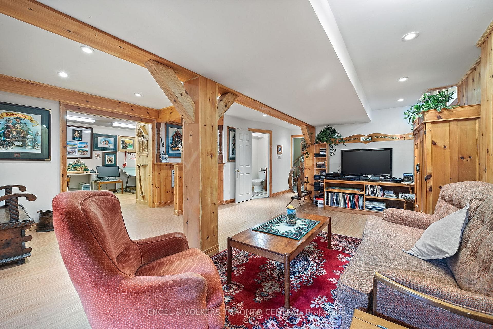 1057 Leslie Drive photo 29
