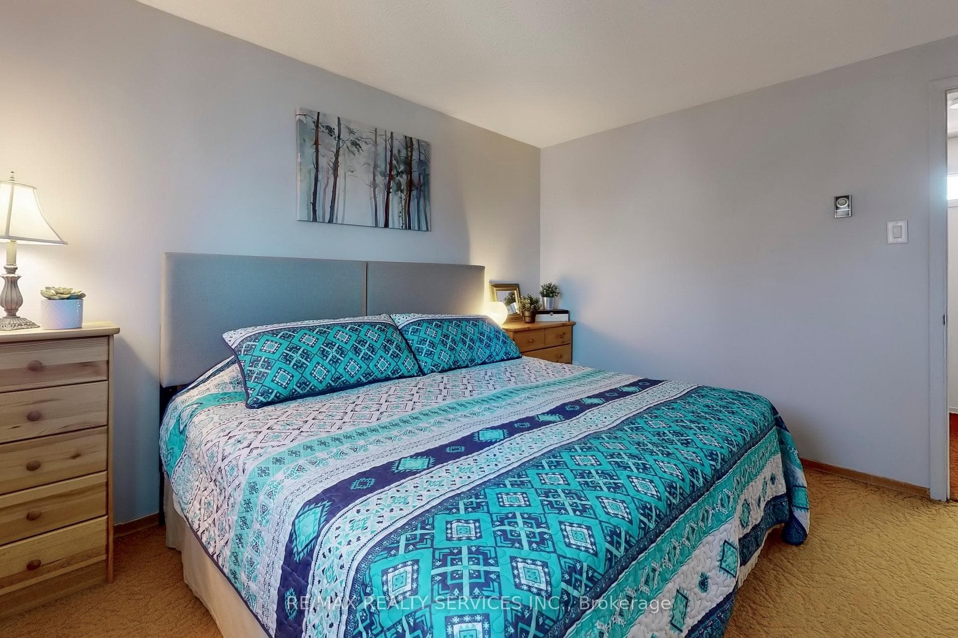8 Gladstone Square photo 15
