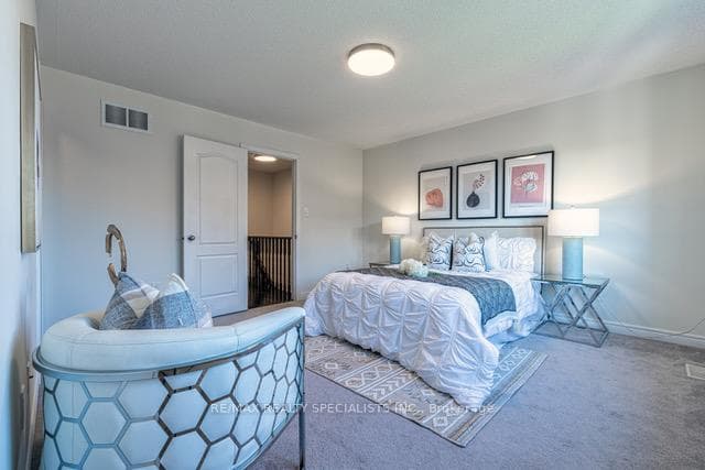 7 Snelgrove Crescent photo 18