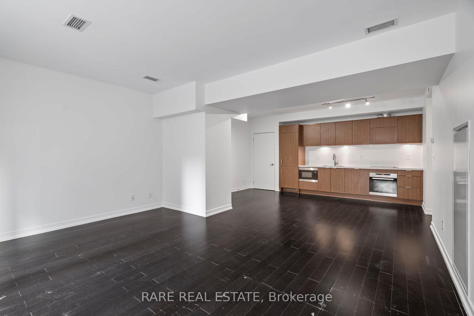 21 Widmer Street Unit 621 photo 4