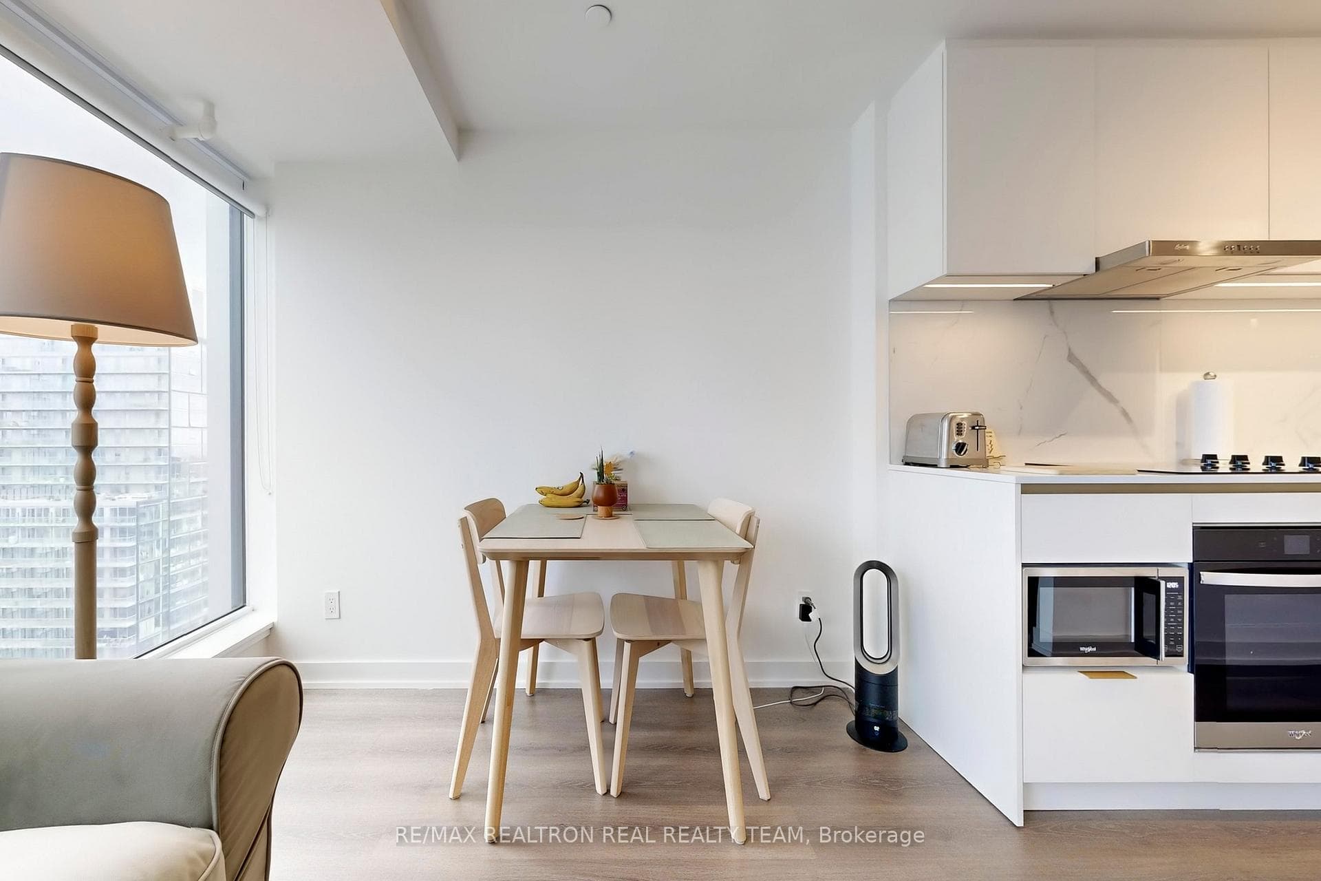 8 Wellesley Street Unit 4707 photo 16