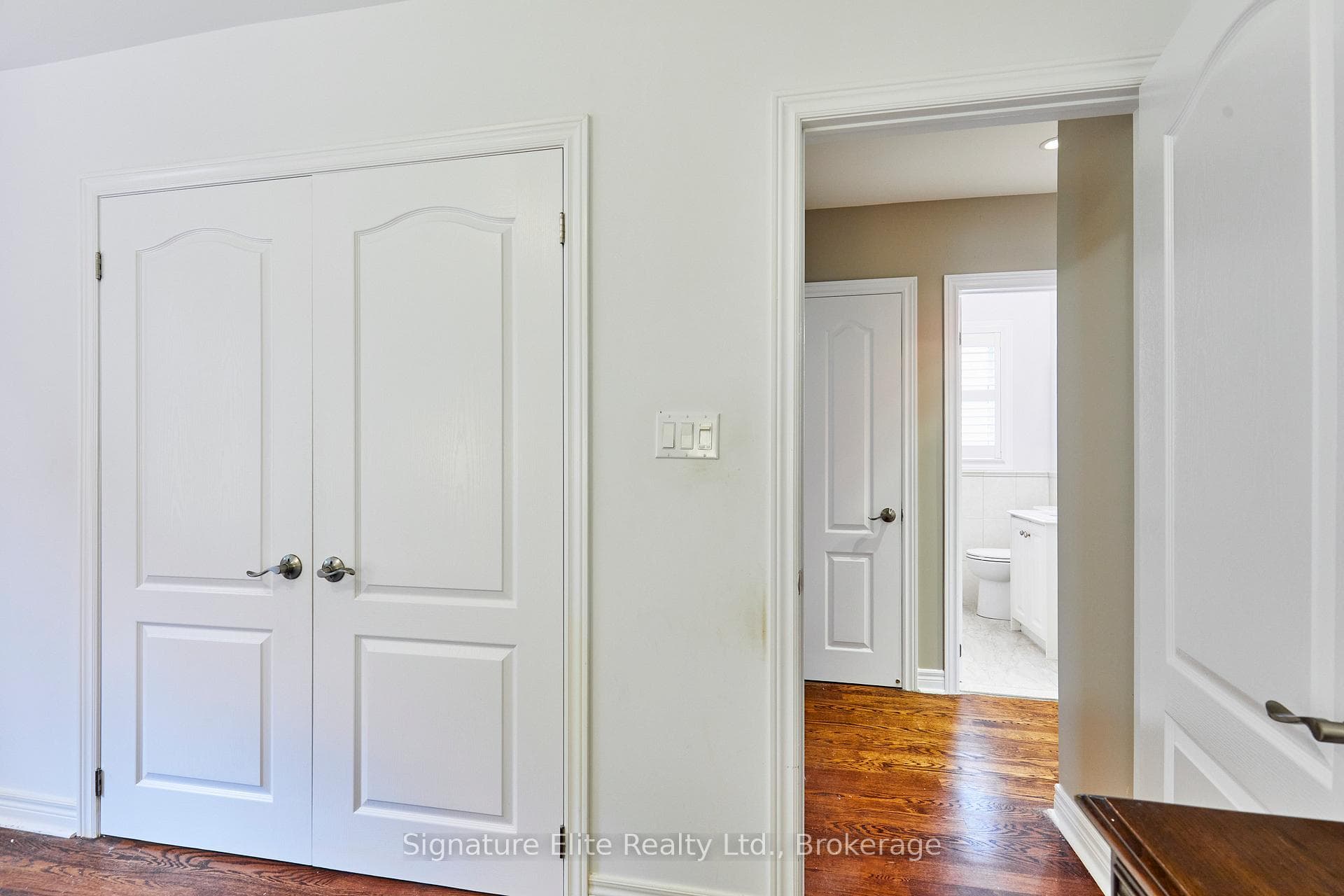10 Bardwell Crescent photo 21