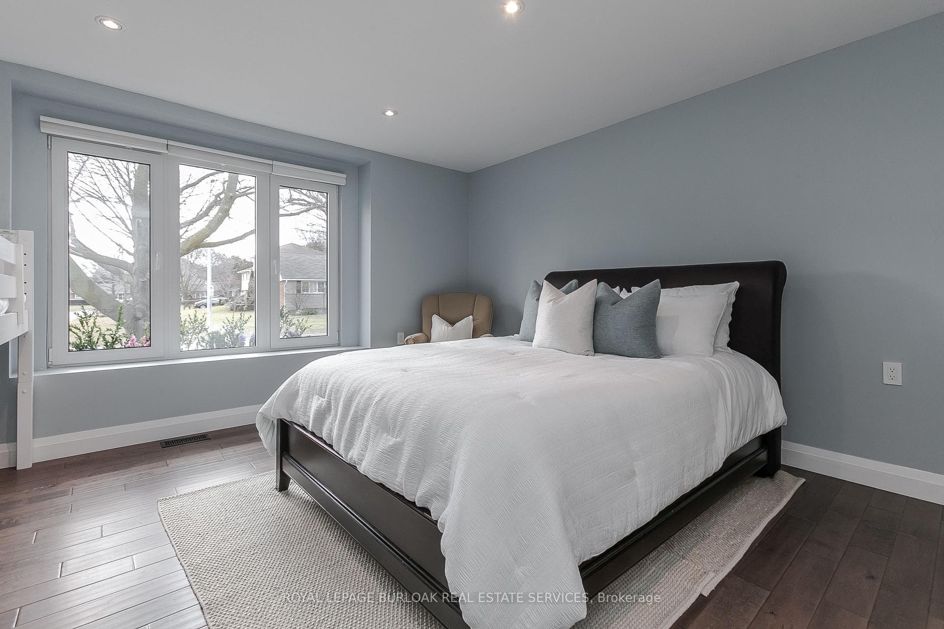 417 Strathcona Drive photo 16