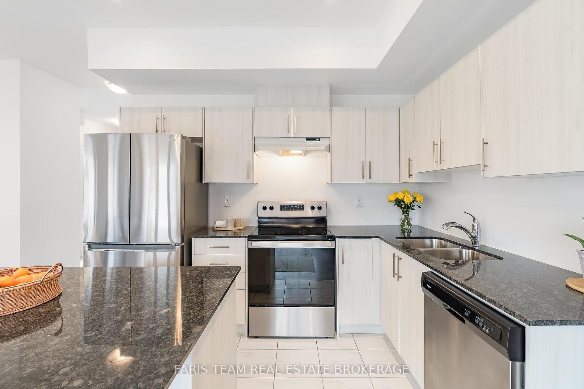 52 Fairlane Avenue photo 9