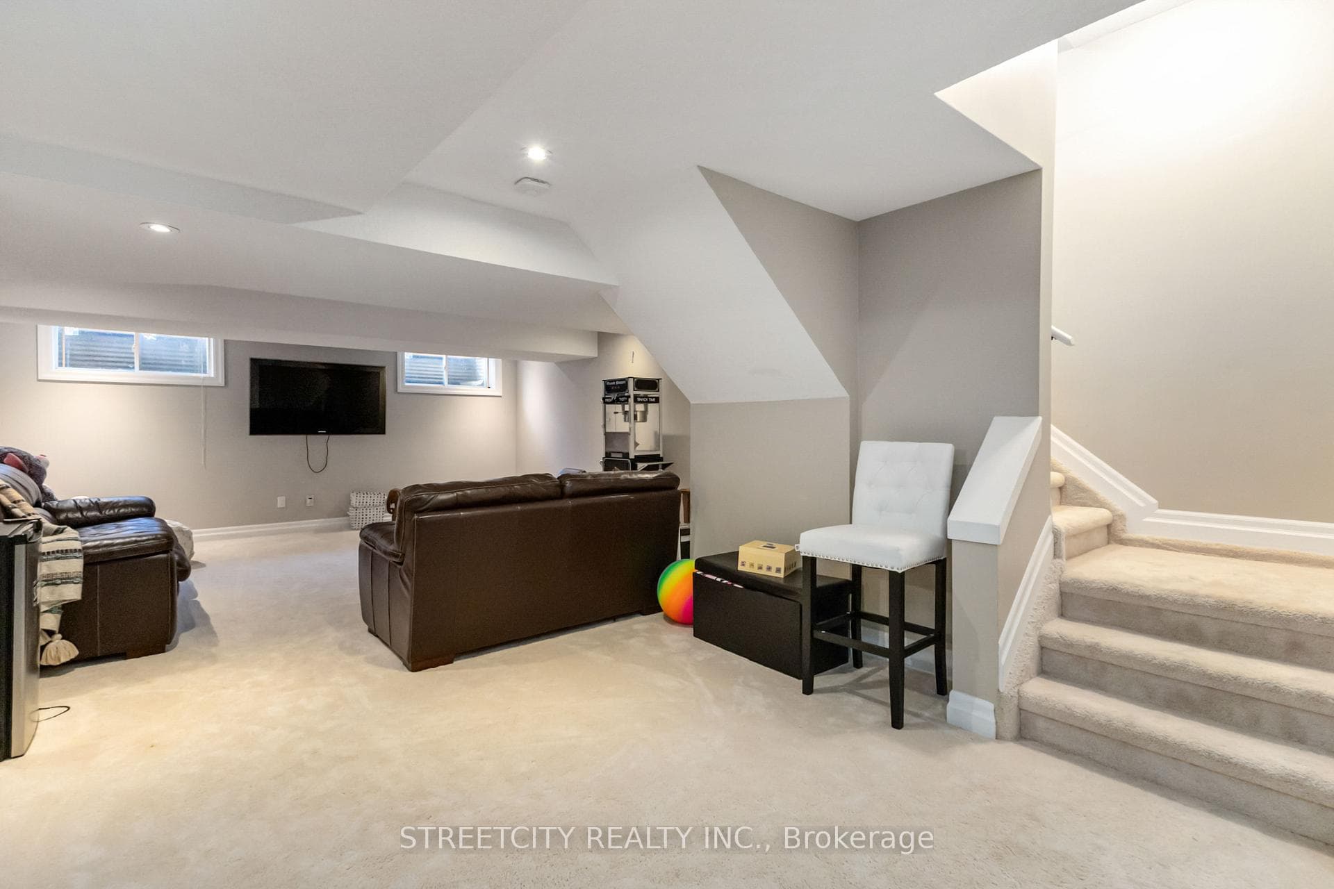 1160 Cardinal Road photo 37