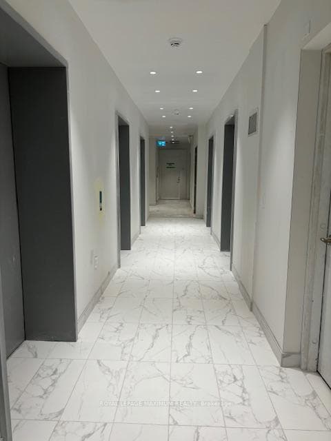 238 Simcoe Street Unit 609 photo 2