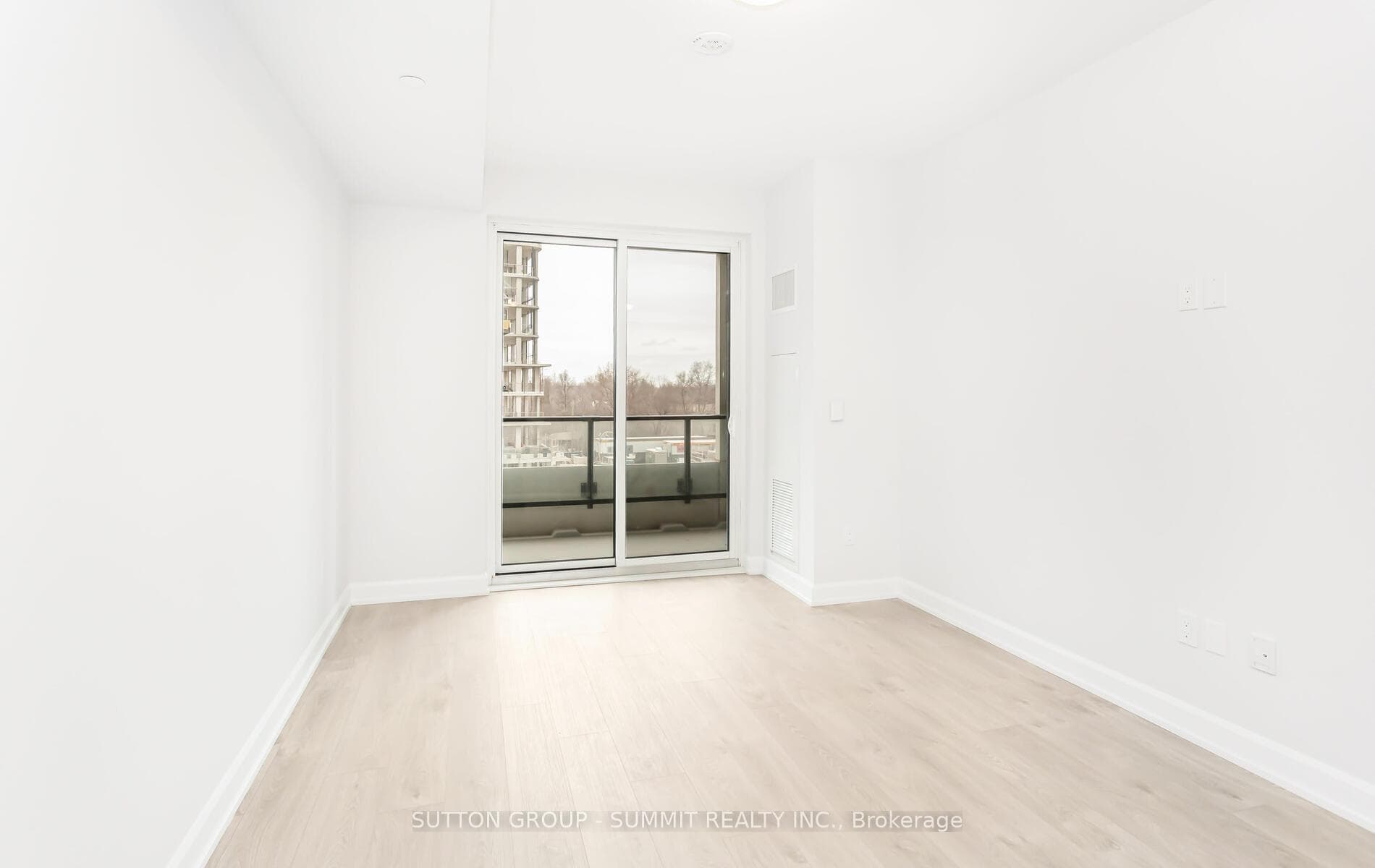 3220 William Coltson Avenue Unit 421 photo 6