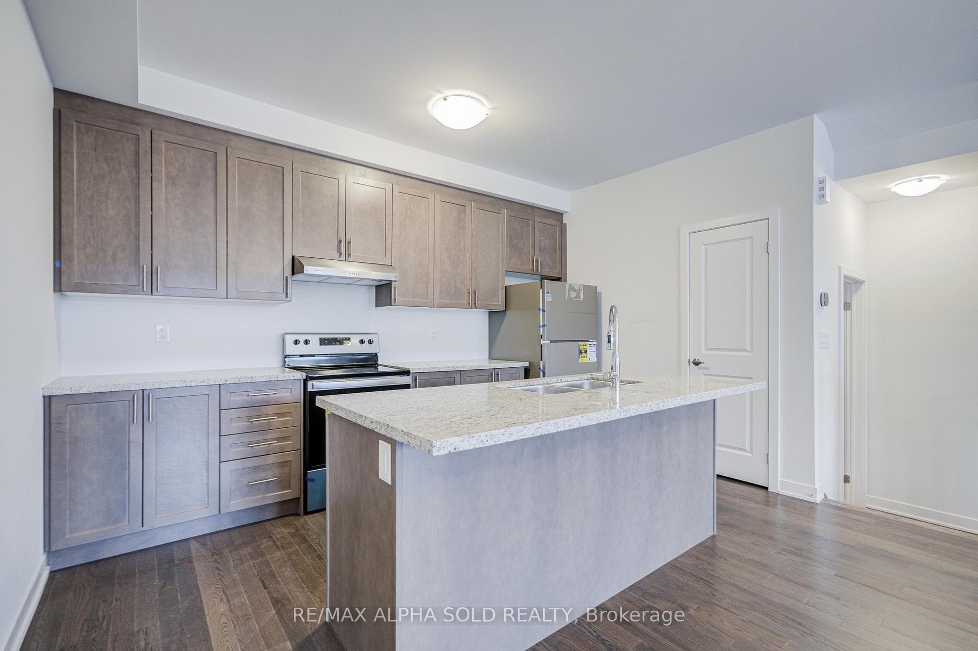 11 John Canning Way photo 15