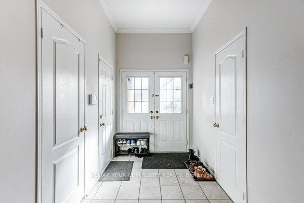 14 Colonial Crescent photo 17