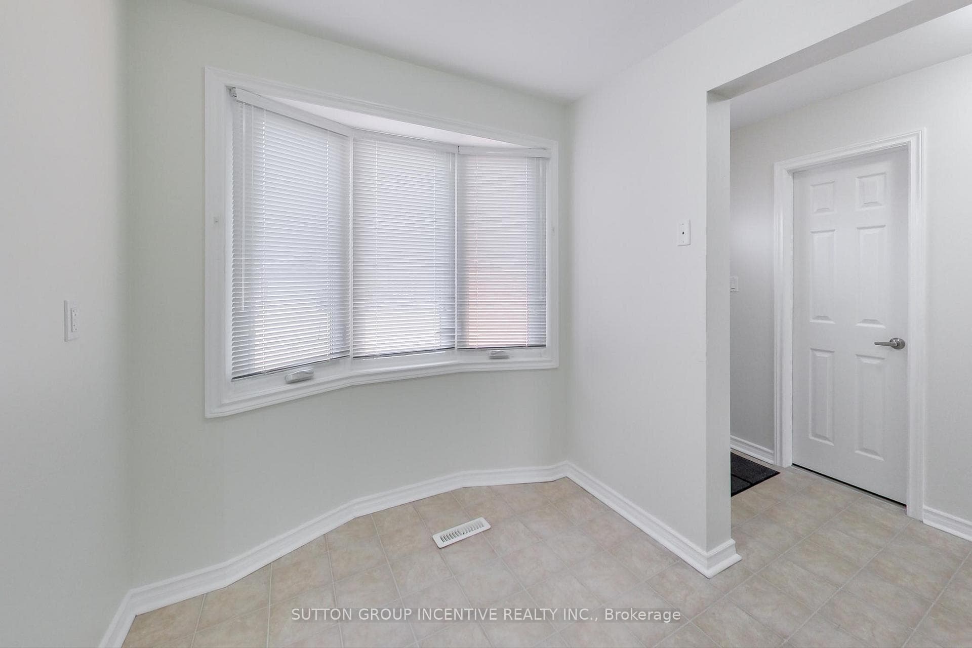39 Cassander Crescent photo 6