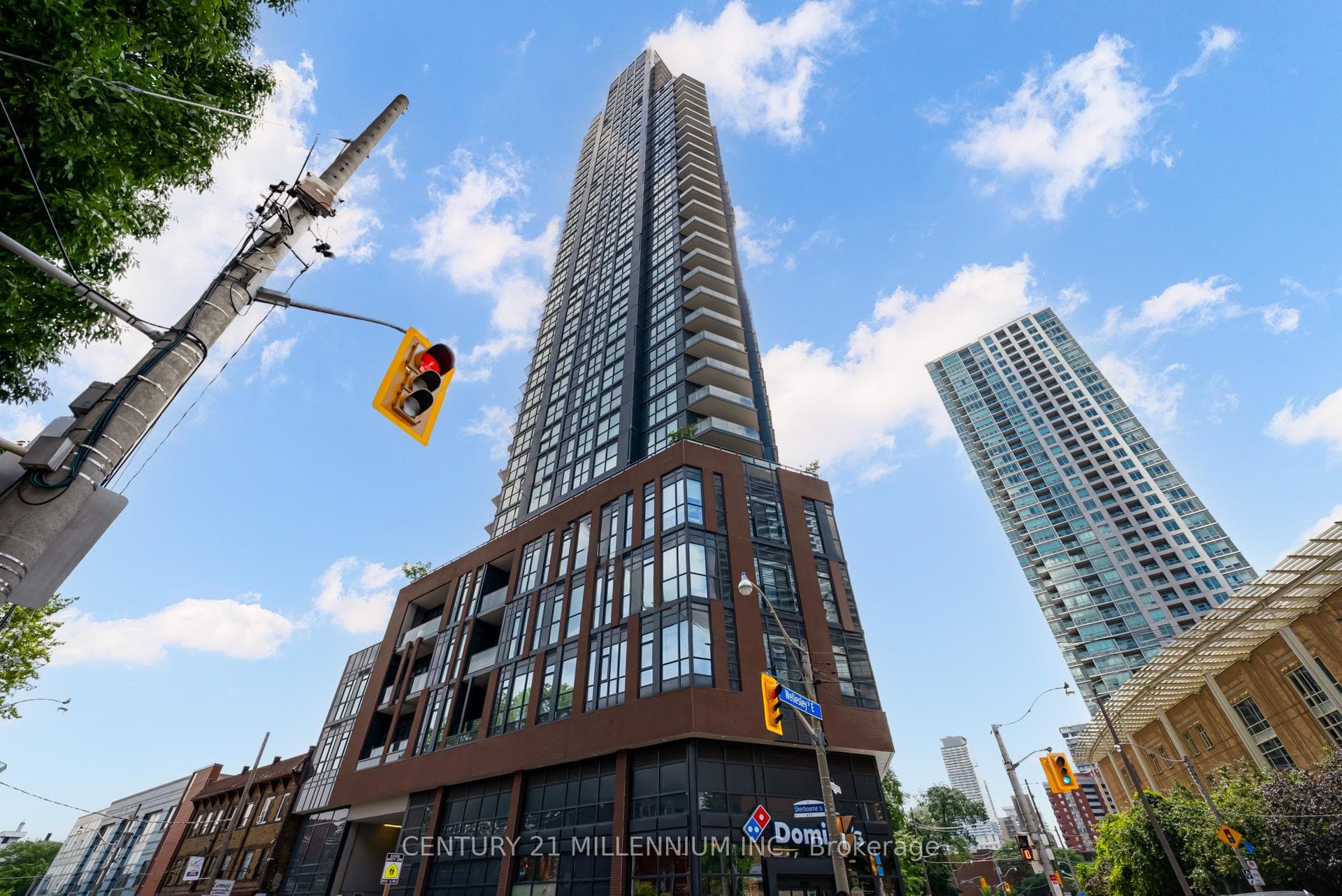 159 Wellesley Street Unit 708 photo 19