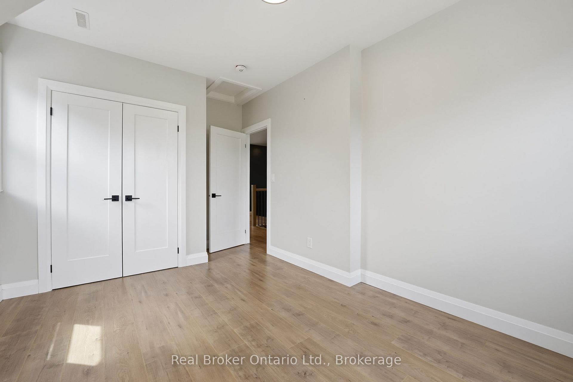 58 ROSSLYN Avenue Unit Unit 2 photo 18