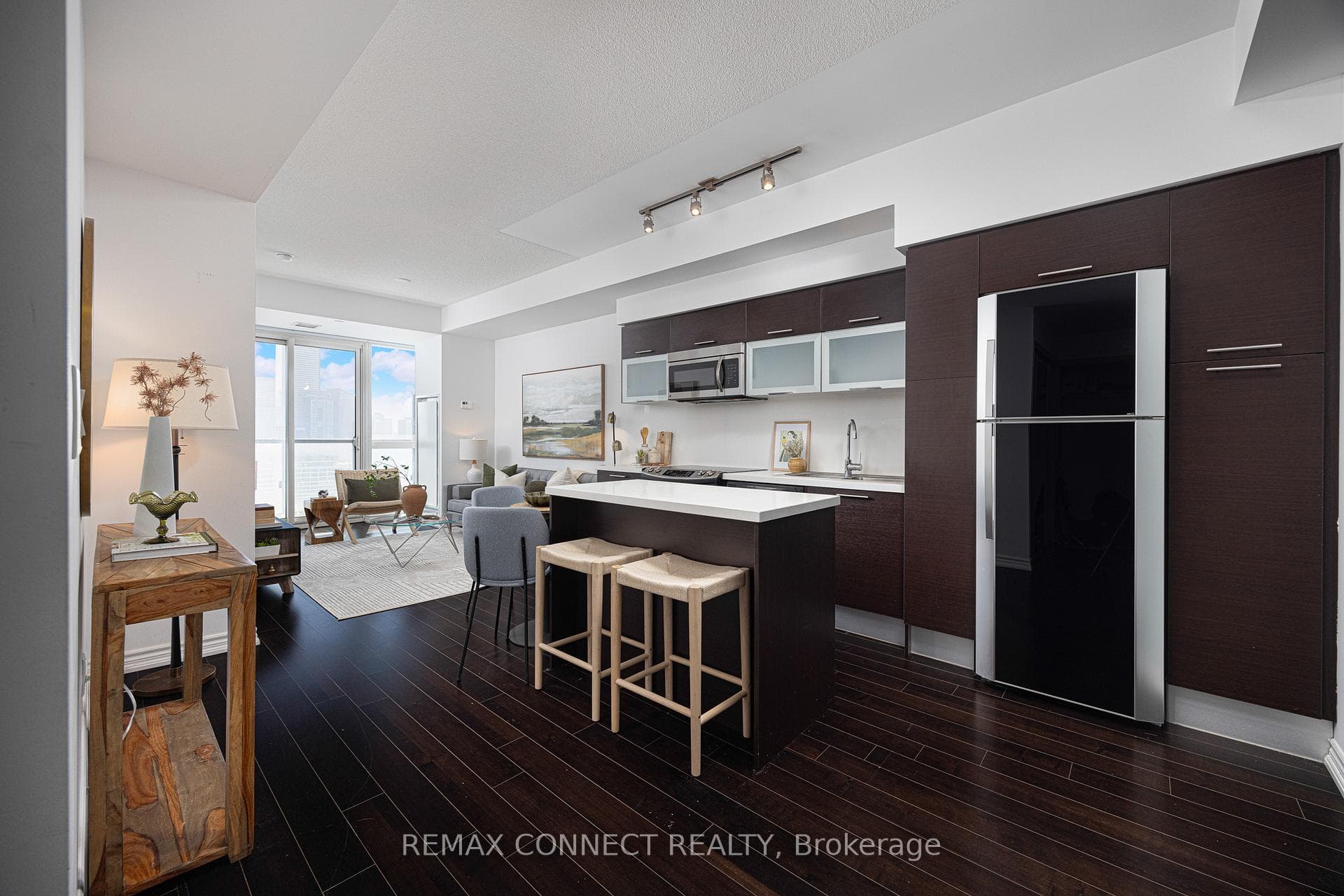 386 Yonge Street Unit 3308 photo 2