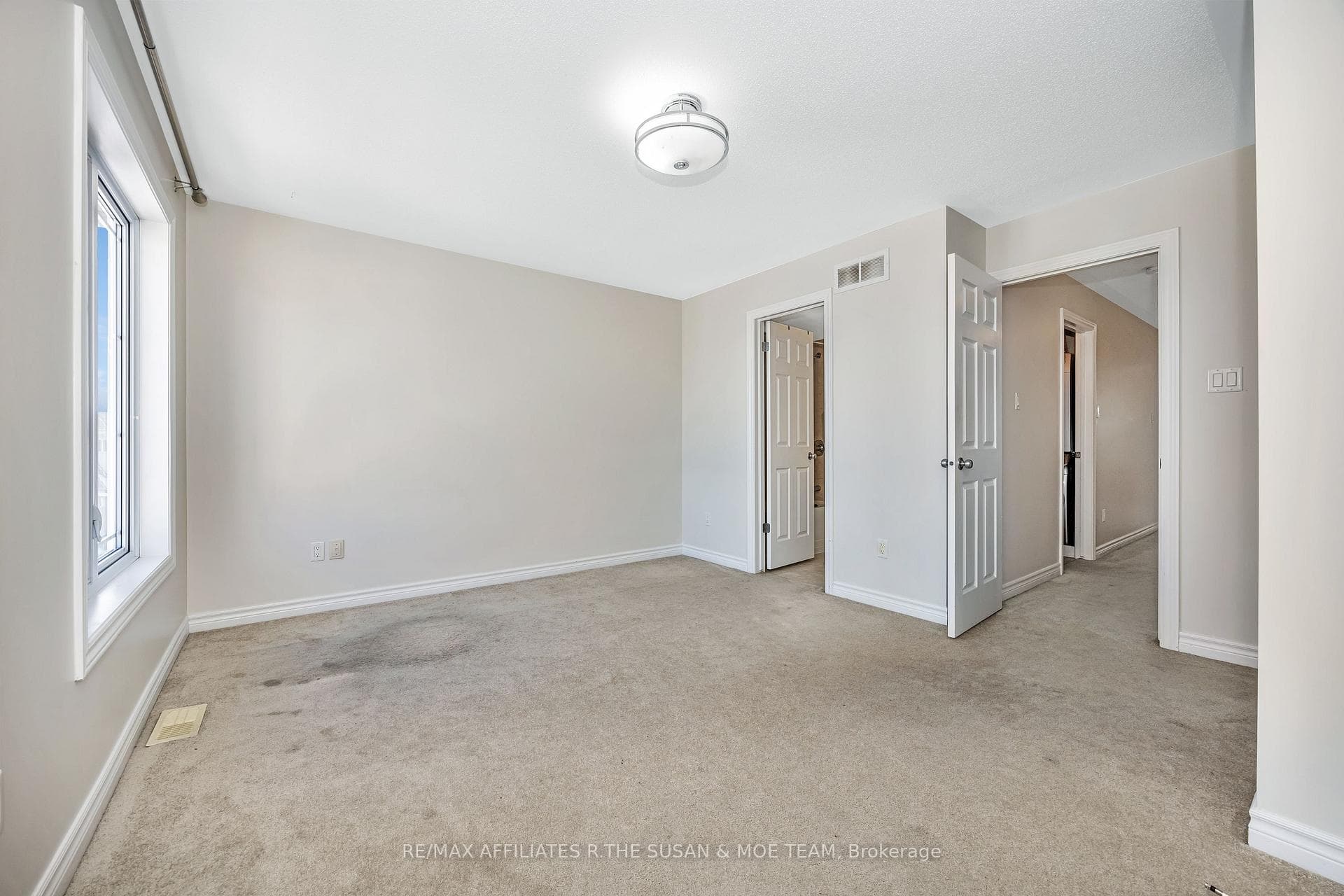 753 Lakeridge Drive photo 29