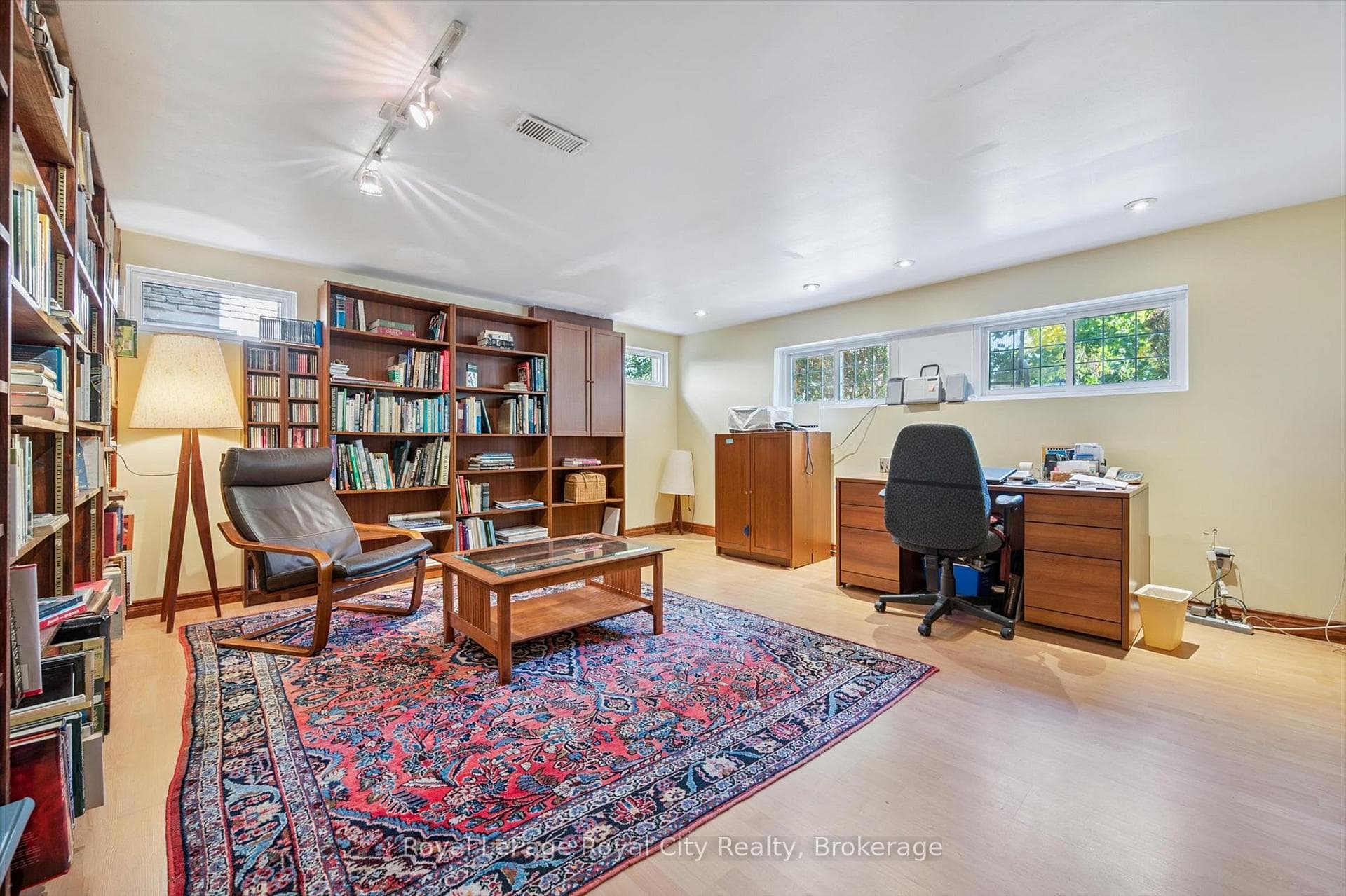 6 Fairmeadow Drive photo 29