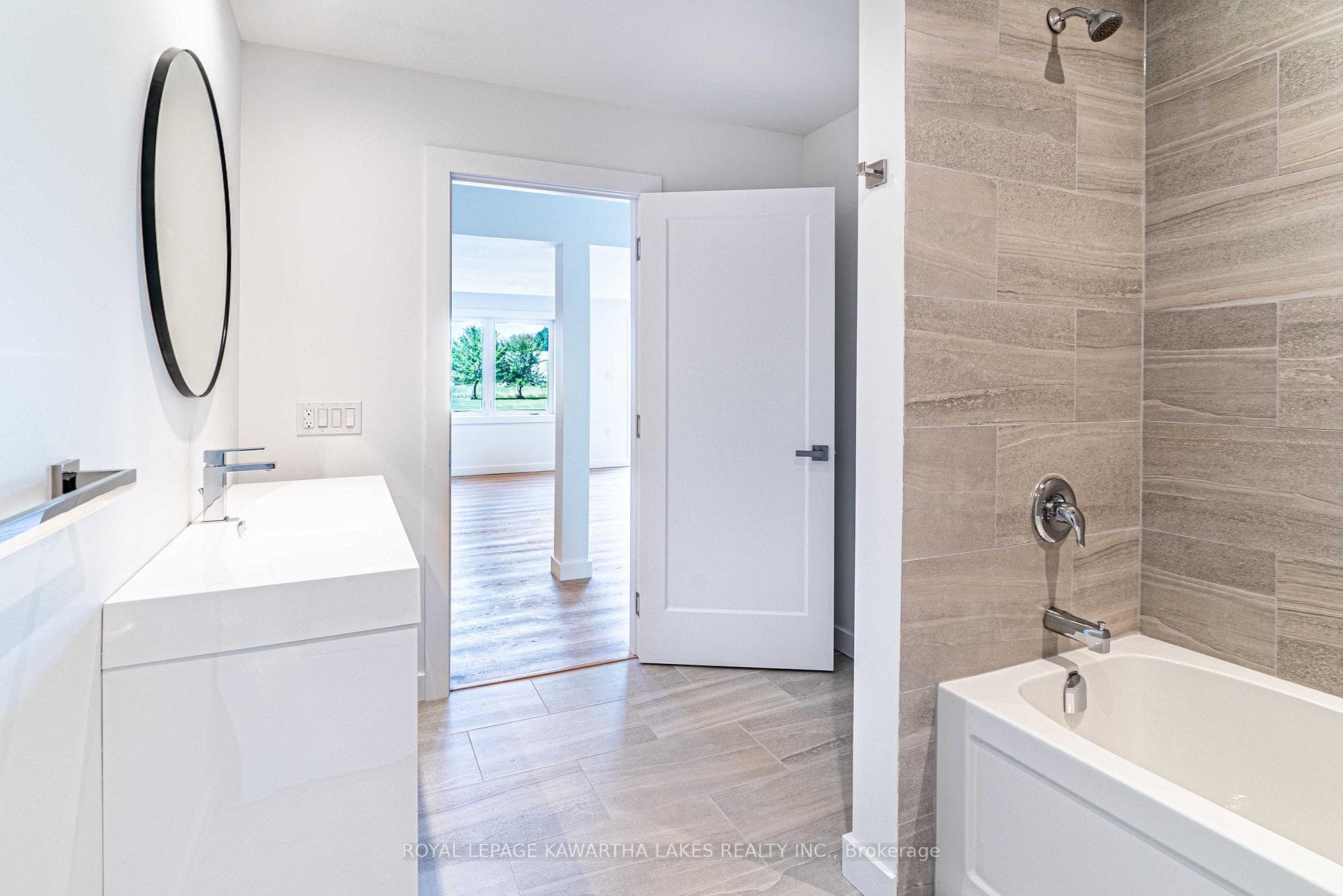 33 Coshs Road photo 25