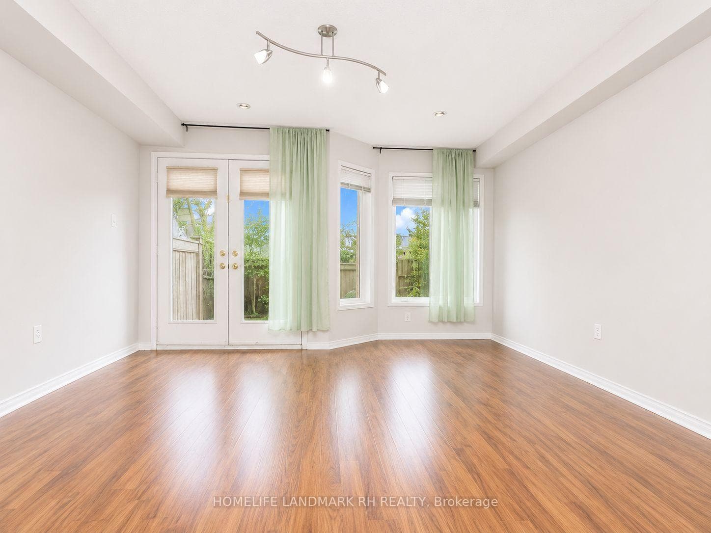 5 Coburg Crescent photo 13