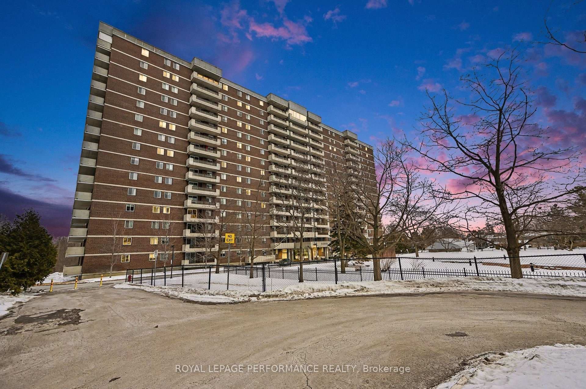 1705 Playfair Drive Unit 1207 photo 37