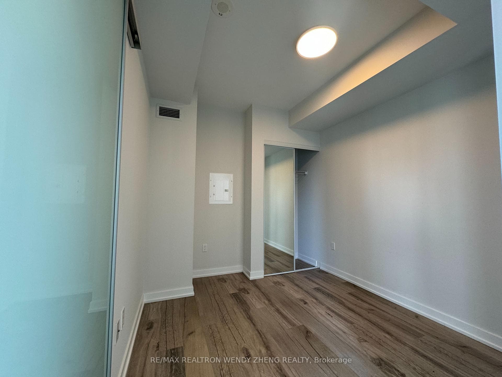 1 Yorkville Avenue Unit 1604 photo 10