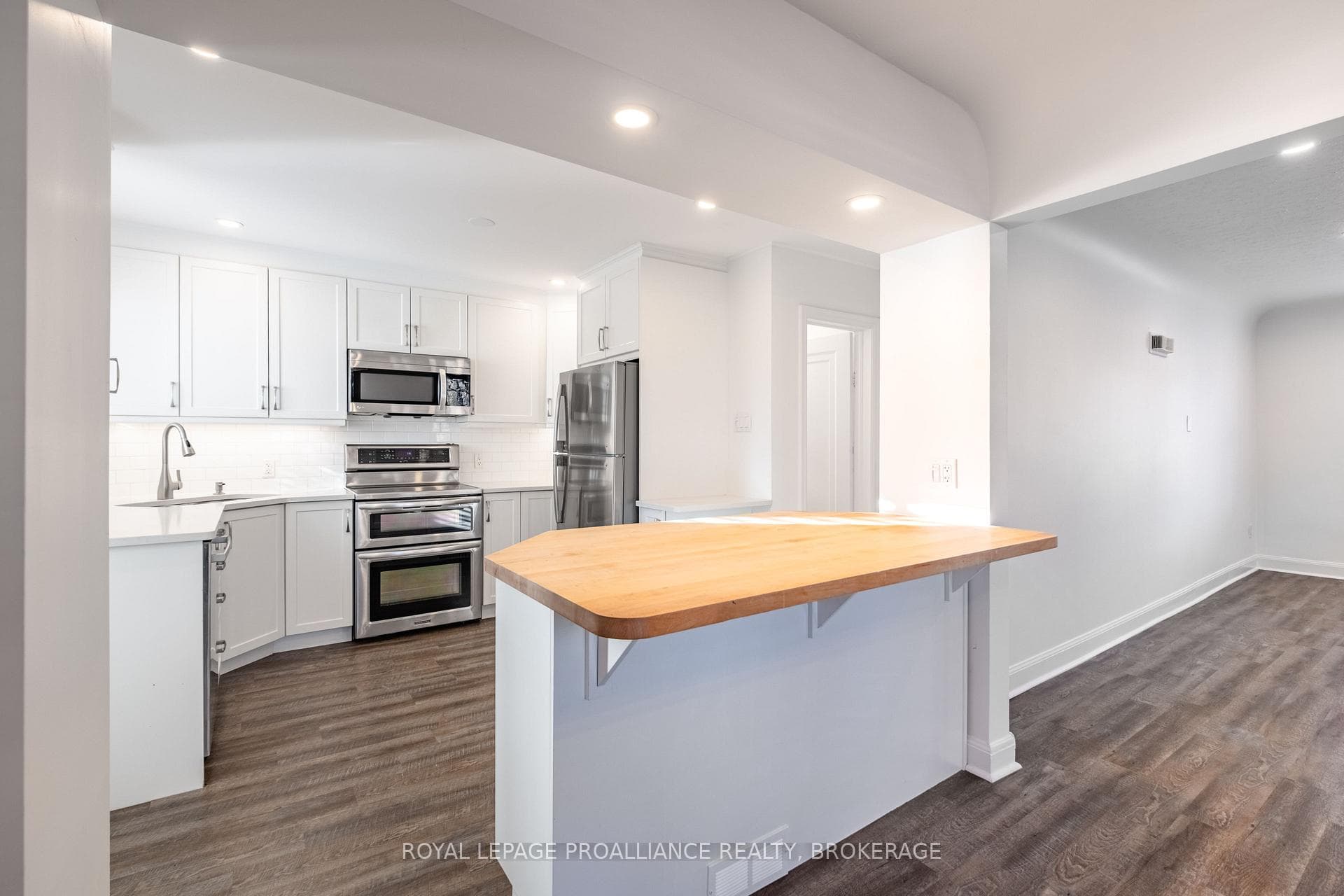 78 Carruthers Avenue photo 11