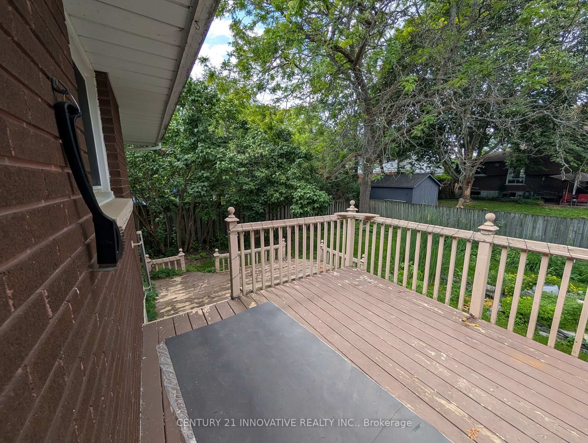 12 Kingsway Court photo 23