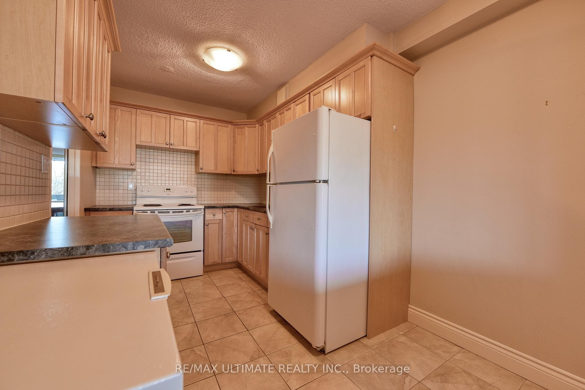 250 Scarlett Road Unit 208 photo 12