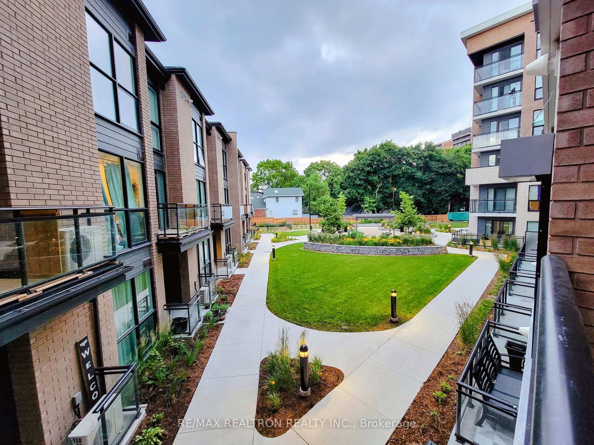 1 Falaise Road Unit 203 photo 4