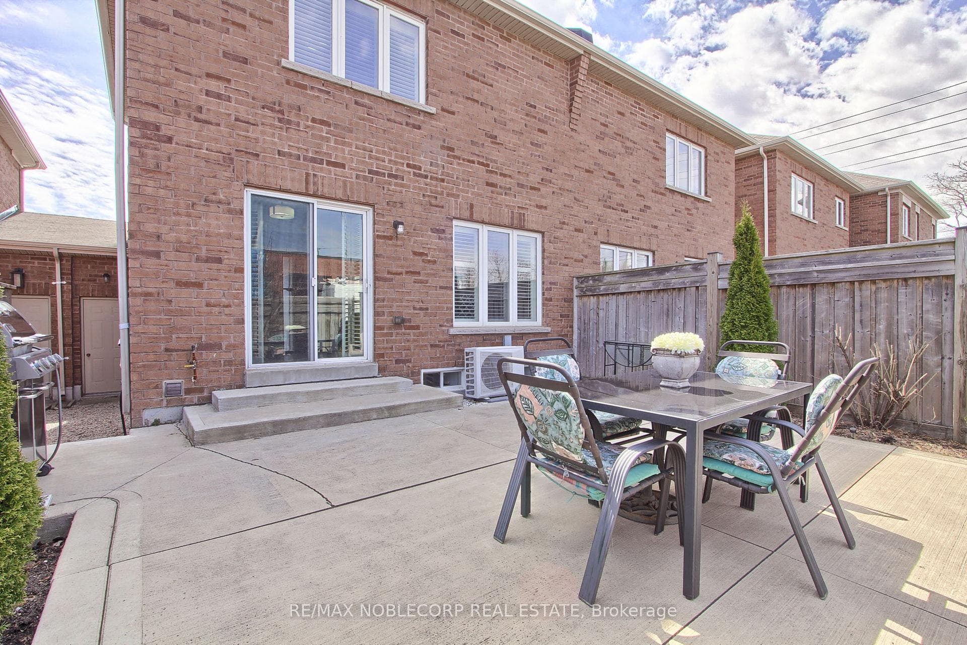 53 Westcliffe Crescent photo 37