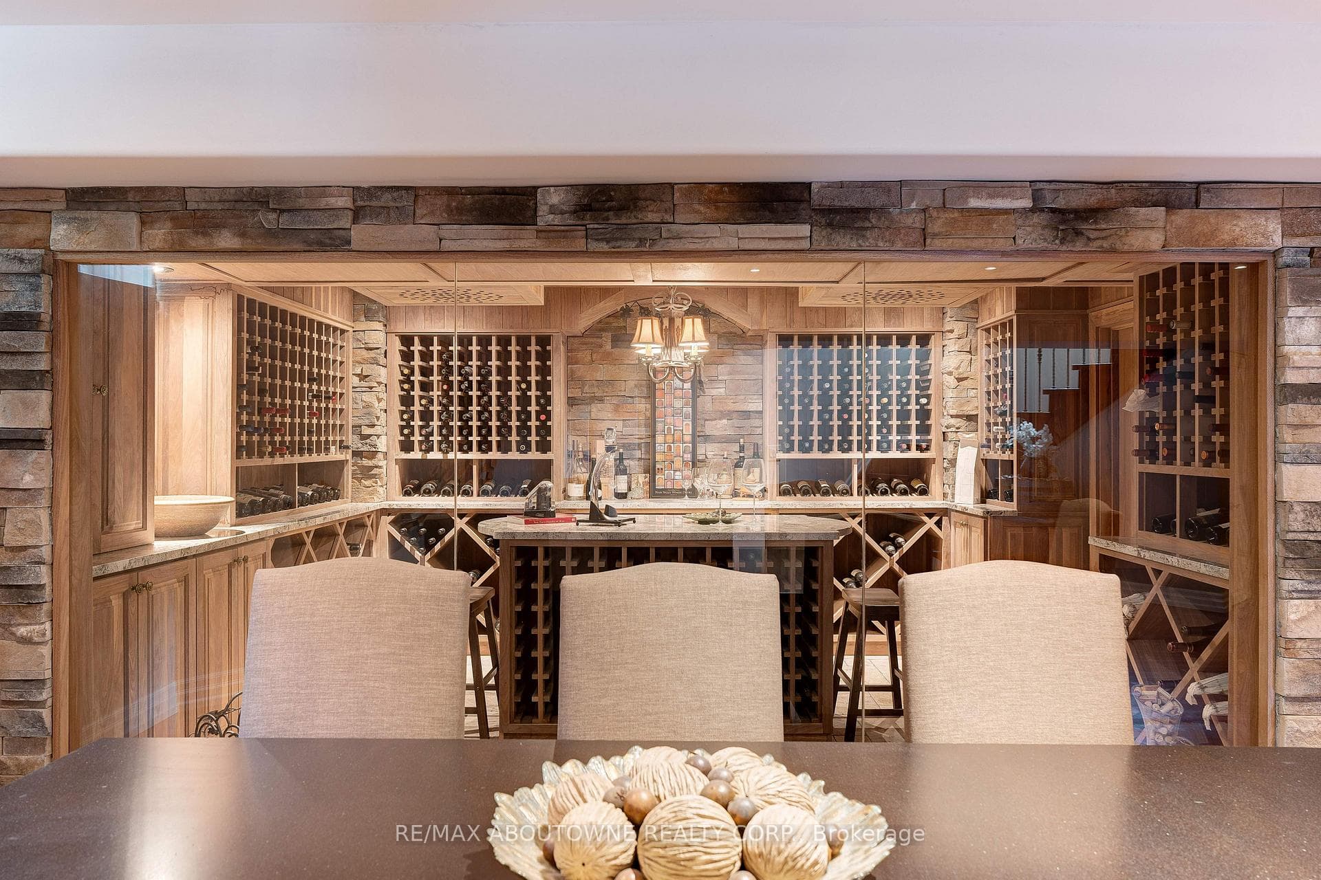 entertainers delight. games rooms, wine cellar